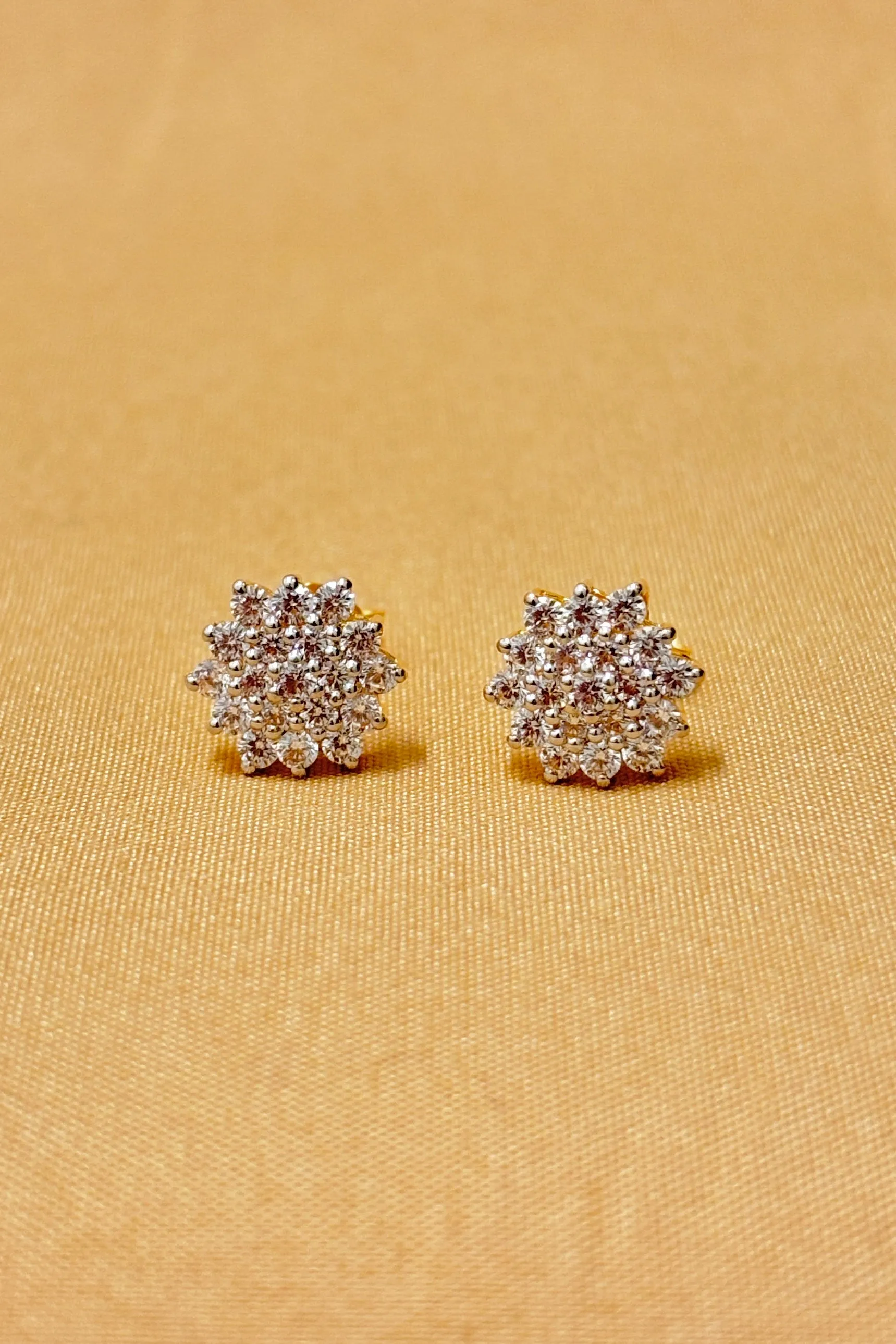 22 KT Gold Designer Diamond Pendant Set (D68)