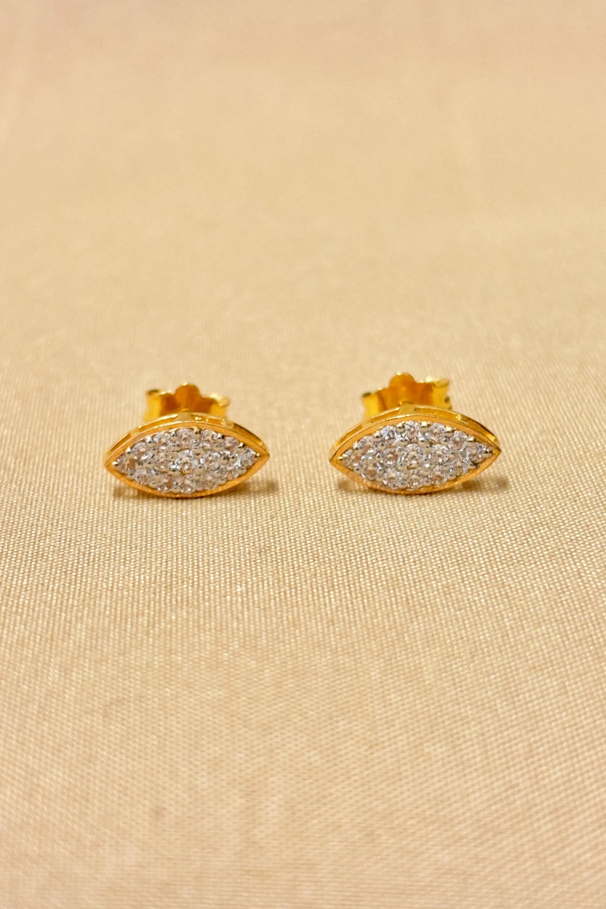 22 KT Gold Designer Diamond Pendant Set (D69)